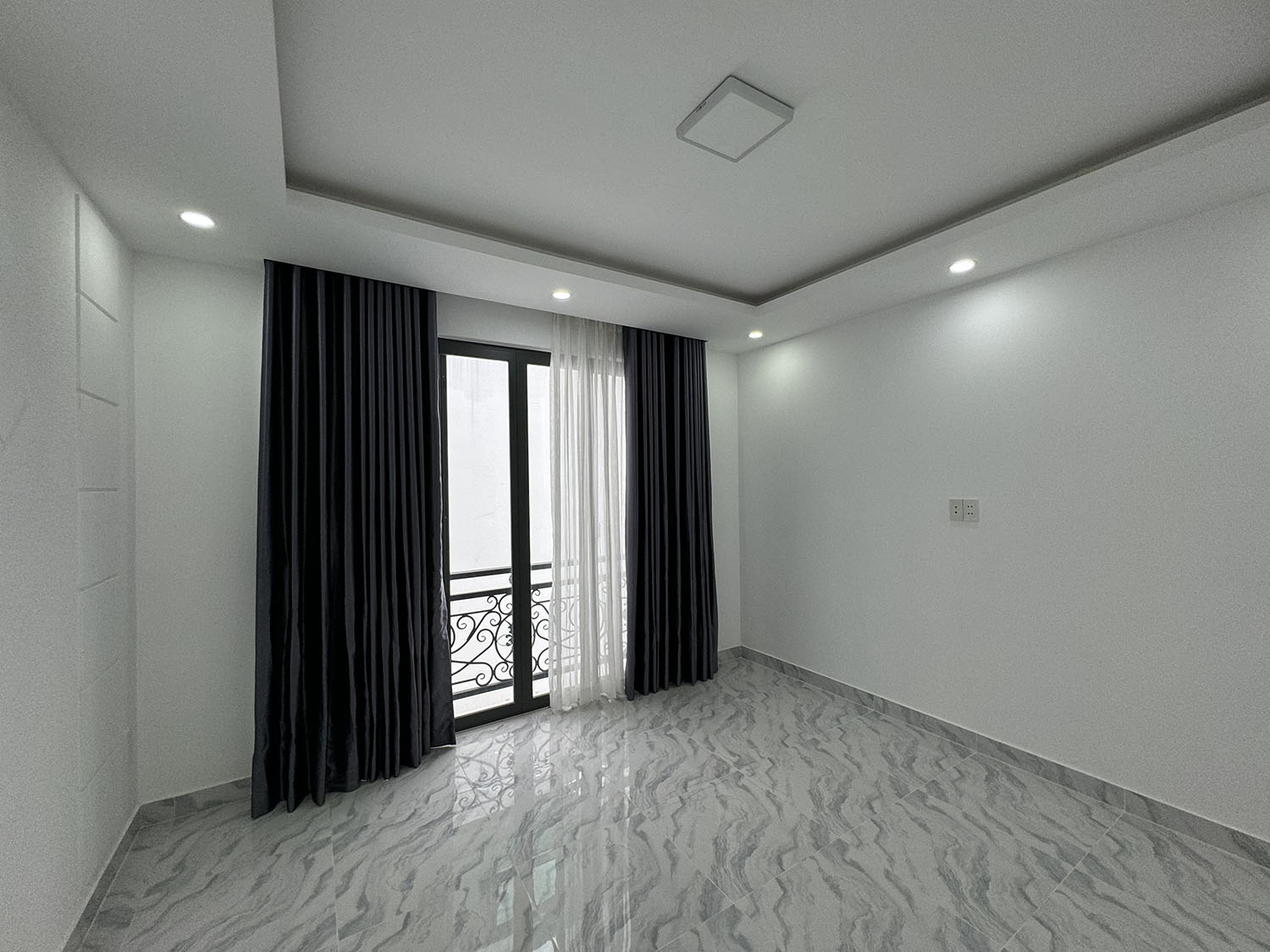 Nhà phố 3 lầu (4mx12,5m=50m2) 5 phòng ngủ hẻm ôtô 7 chỗ khu đồng bộ Nguyễn Thượng Hiền, Bình Thạnh